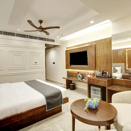 The Vanson Pride Delhi New Delhi Exterior photo